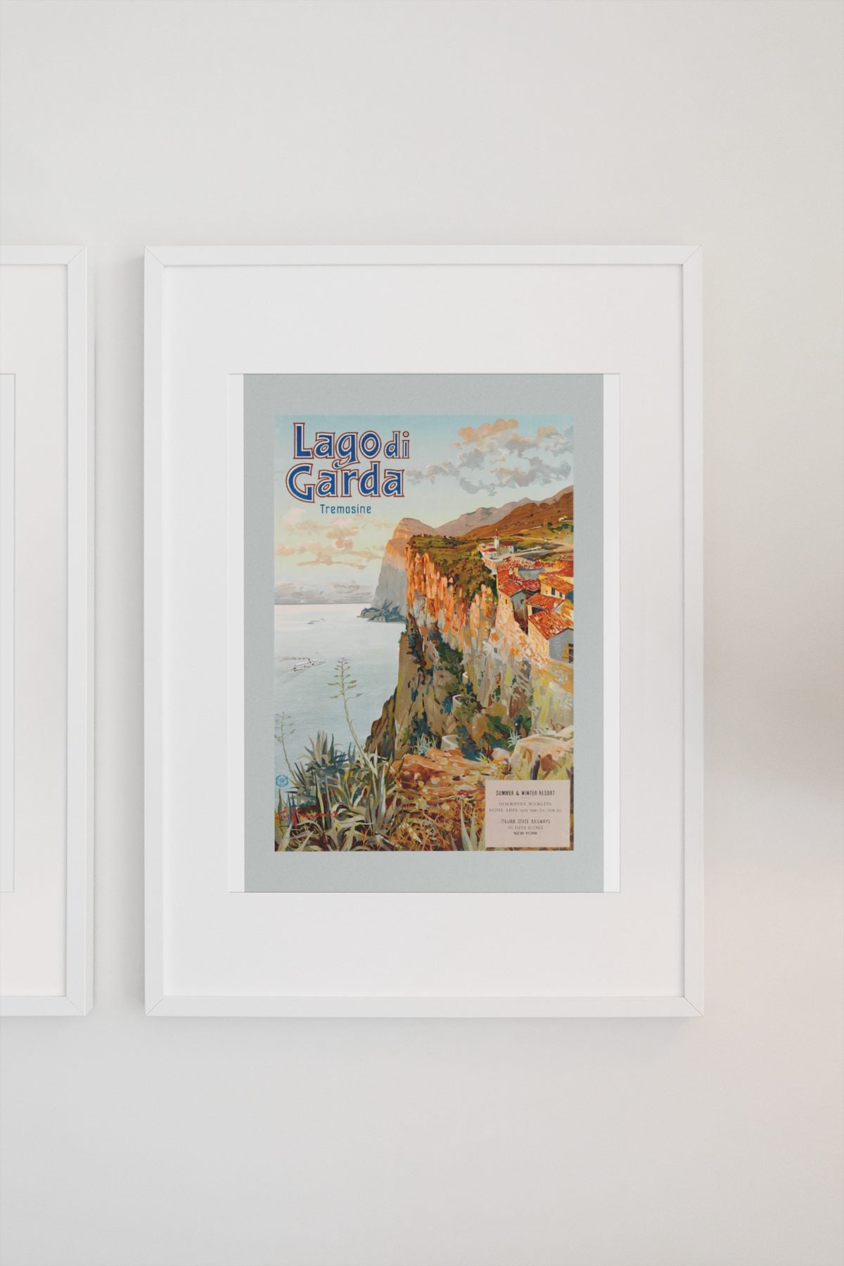 Lago di Garda poster on a light wall