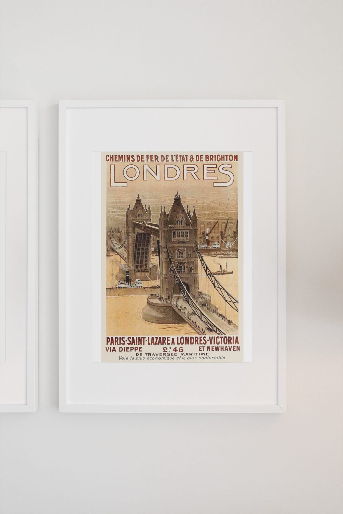 Londres Paris to London poster on a light wall